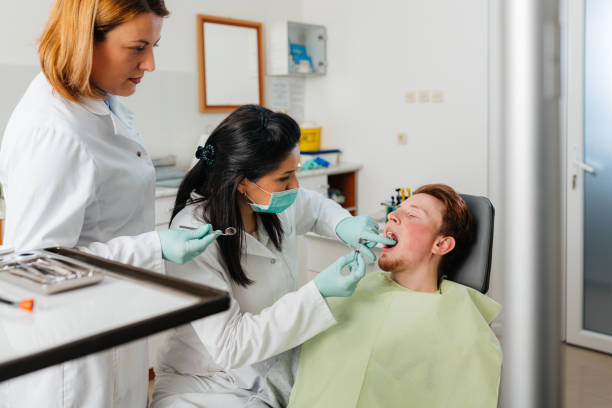 Best Emergency Dentist for Knocked-Out Tooth in Libertyvle, IL